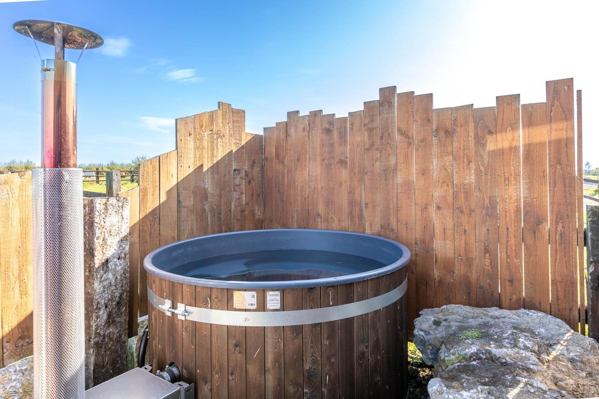 Les Tiny Du Pre Mathy - Logements Insolites Avec Jacuzzi A Profondeville Exterior photo